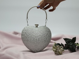 ये हैं ऐसे Clutch जो कभी नहीं करते निराश, हर इवेंट में देते हैं आपका साथ ये हैं ऐसे Clutch जो कभी नहीं करते निराश, हर इवेंट में देते हैं आपका साथ