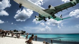 The World's 8 Best Plane-Spotting Hotspots