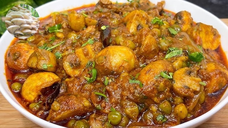Bikaner Famous Food: रेगिस्तानी मिट्टी में पकती है यह शाही सब्जी, सोने के दाम में है बिकती Bikaner Famous Food: रेगिस्तानी मिट्टी में पकती है यह शाही सब्जी, सोने के दाम में है बिकती