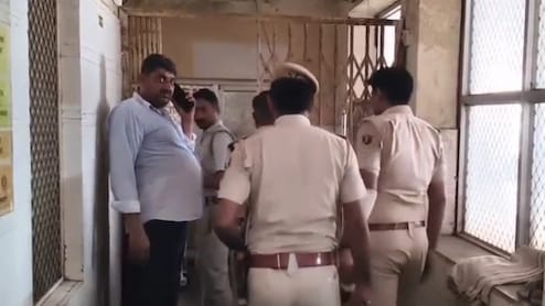 Rajasthan: फलोदी में पुलिस कांस्टेबल की संदिग्ध मौत, दूर गांव में मिला शव, हर कोई हैरान!