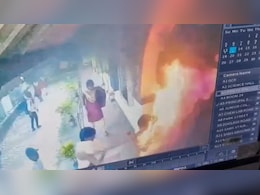 टीचर ने यौन संबंध का प्रेशर बनाया तो छात्रा ने उठाया खौफनाक कदम, कॉलेज में खुद को लगाई आग, 94% झुलसी टीचर ने यौन संबंध का प्रेशर बनाया तो छात्रा ने उठाया खौफनाक कदम, कॉलेज में खुद को लगाई आग, 94% झुलसी