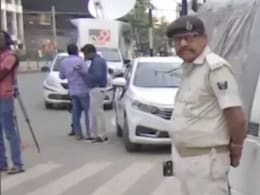 चुनाव से पहले बिहार पुलिस में बड़ा प्रशासनिक फेरबदल, 55 DSP का तबादला, देखें पूरी LIST चुनाव से पहले बिहार पुलिस में बड़ा प्रशासनिक फेरबदल, 55 DSP का तबादला, देखें पूरी LIST