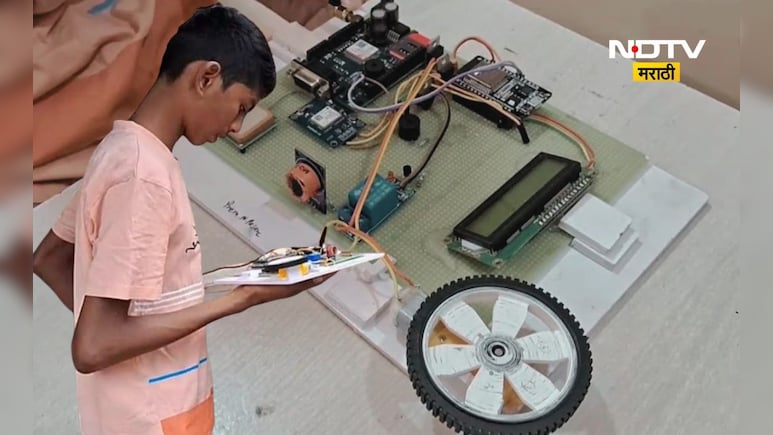 Sangli News: सांगलीचा रँचो! 10 वीच्या विद्यार्थ्याचा देसी जुगाड, दारू पिऊन गाडी चालवणाऱ्यांना चाप बसणार Sangli News: सांगलीचा रँचो! 10 वीच्या विद्यार्थ्याचा देसी जुगाड, दारू पिऊन गाडी चालवणाऱ्यांना चाप बसणार