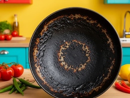 Struggling With Burnt <i>Kadhai</i> Bottoms? This Simple Hack Can Make Them Sparkle Again