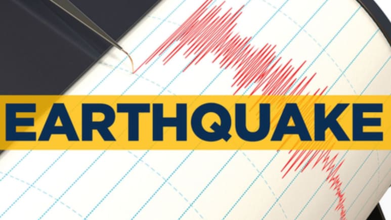 Earthquake Essentials List: भूकंप के लिए इन चीजों को रखें रेडी, मुश्किल समय में आएंगे काम Earthquake Essentials List: भूकंप के लिए इन चीजों को रखें रेडी, मुश्किल समय में आएंगे काम
