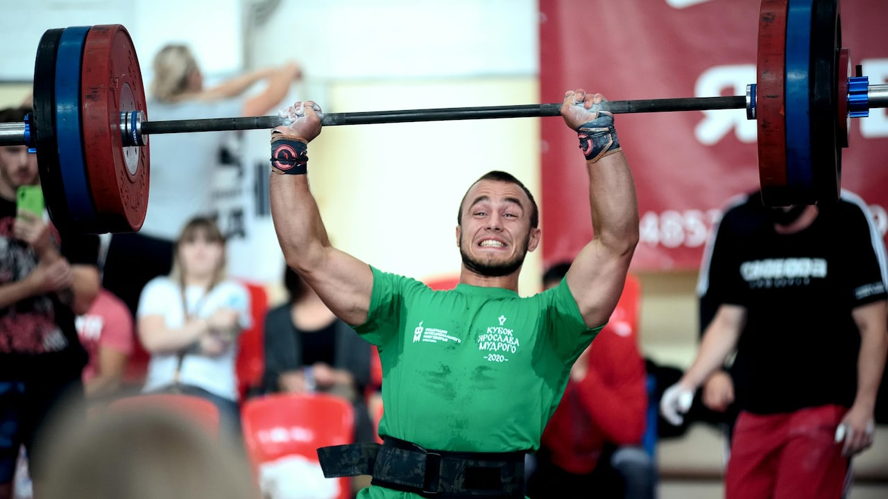 Weightlifting belts may enhance your performance