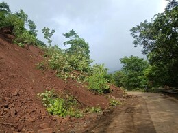 Mahabaleshwar-Poladpur Road: महाबळेश्वर-पोलादपूर रस्ता 6 दिवस बंद, आंबेनळी घाटात मोठी दरड कोसळली