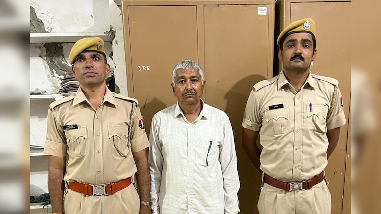 Rajasthan: चित्तौड़गढ़ में छात्रों के साथ घिनौनी हरकत करने वाले 'राक्षस' शिक्षक की पैरवी से वकीलों ने किया इनकार