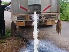 Watch: Food Safety Team Busts Illegal Milk Mixing Operations In Agra Watch: Food Safety Team Busts Illegal Milk Mixing Operations In Agra