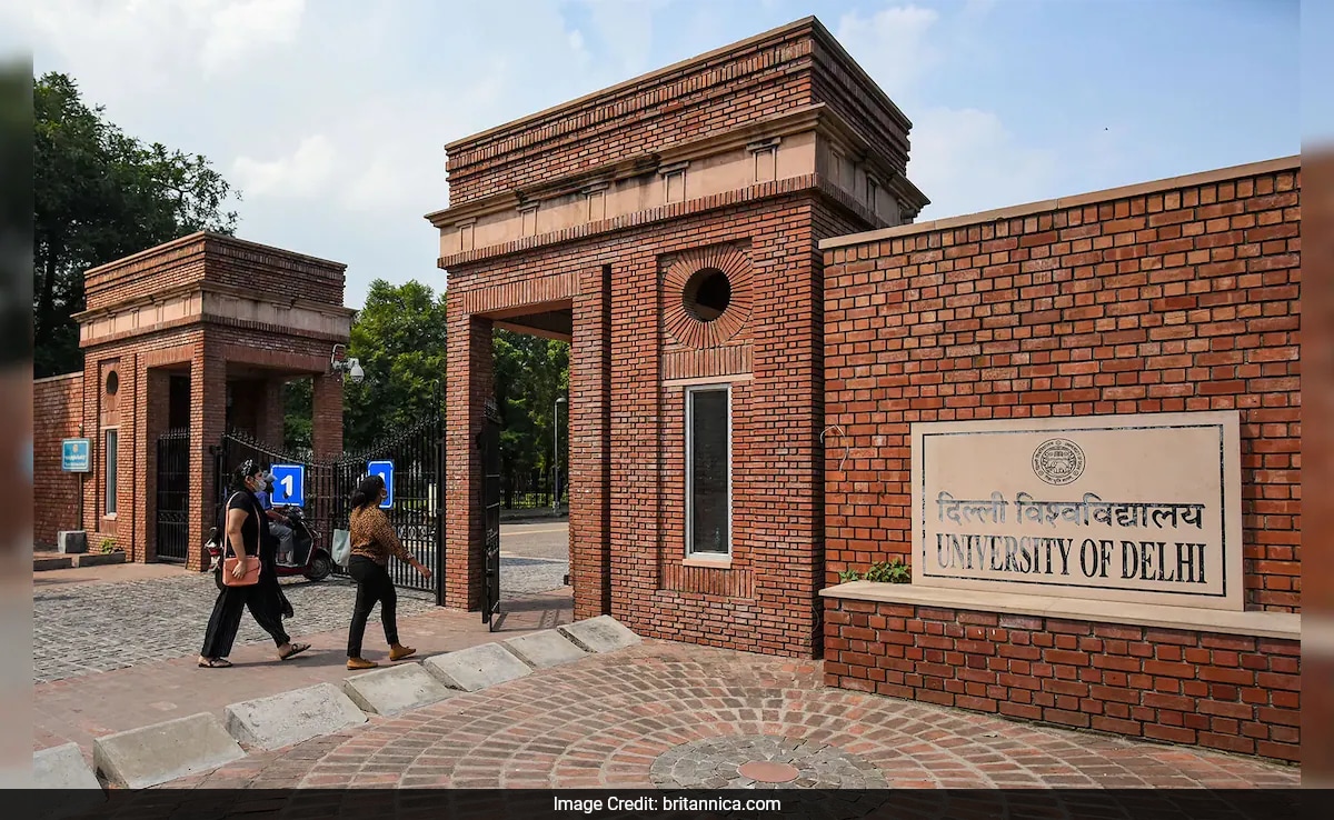 बकरीद मनाने वाले छात्रों का एग्जाम 28 मई को नहीं लेंगे... मुस्लिम छात्र की याचिका पर डीयू का जवाब — WellsTrack