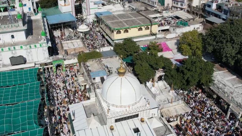 850 साल पुरानी अजमेर दरगाह की हालत जर्जर, दीवार में आई दरार, बारिश में छतों से रिसता पानी 850 साल पुरानी अजमेर दरगाह की हालत जर्जर, दीवार में आई दरार, बारिश में छतों से रिसता पानी