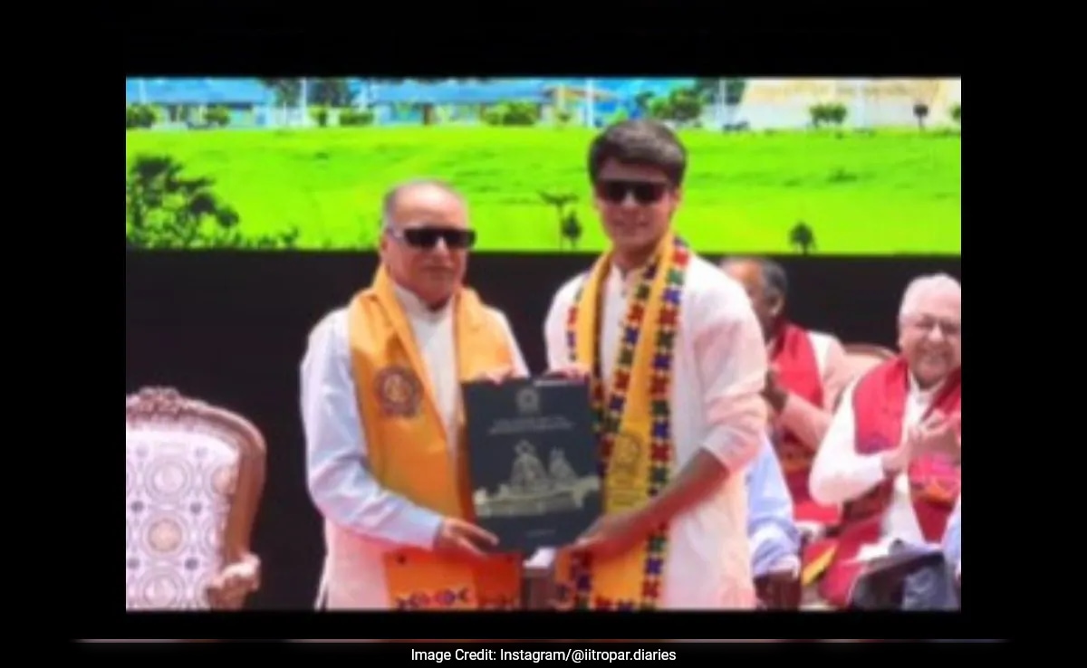 IIT Ropar Viral Professor 2025 сърцераздирателно видео от церемонията за