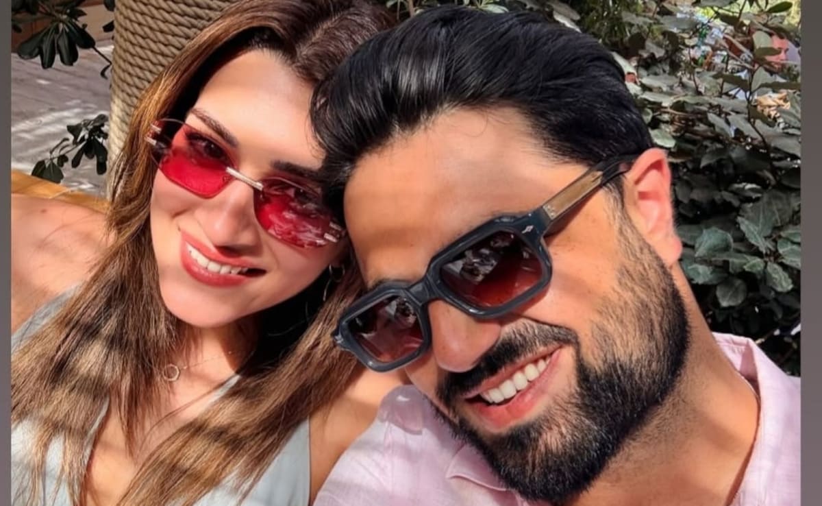 ICYMI, Kriti Sanon's Birthday Love From Rumoured Boyfriend Kabir Bahia Came Gift-Wrapped Like This