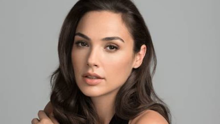 Gal Gadot, Criticized For Comments On Gaza War, Opens Jerusalem Film Festival With Call To End War