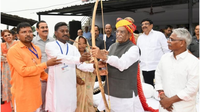 राज्यपाल हरिभाऊ बागडे का 1 साल पूरा: बेबाक बयानों और संवैधानिक सक्रियता के बीच चर्चा में रहा कार्यकाल राज्यपाल हरिभाऊ बागडे का 1 साल पूरा: बेबाक बयानों और संवैधानिक सक्रियता के बीच चर्चा में रहा कार्यकाल