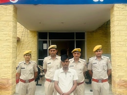 राजस्थान पुलिस कांस्टेबल को डंपर से कुचलने वाला आरोपी गिरफ्तार, रखा गया था 5 हजार रुपये का इनाम राजस्थान पुलिस कांस्टेबल को डंपर से कुचलने वाला आरोपी गिरफ्तार, रखा गया था 5 हजार रुपये का इनाम