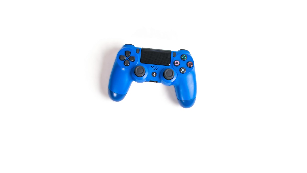 Choose Controller At Flipkart Freedom Sale Under 5699 To Play Games With Easy Hand Control While Sitting On Bed Floor Or Chair
