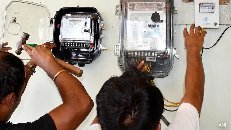 MSEB TOD Meter: टीओडी मीटर काय आहे ? ग्राहकांना होईल मोठा फायदा MSEB TOD Meter: टीओडी मीटर काय आहे ? ग्राहकांना होईल मोठा फायदा