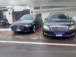 मर्सीडीज-ऑडी जैसी कारों का काफिला, गाजियाबाद में मिला ठगों का 'दूतावास' मर्सीडीज-ऑडी जैसी कारों का काफिला, गाजियाबाद में मिला ठगों का 'दूतावास'