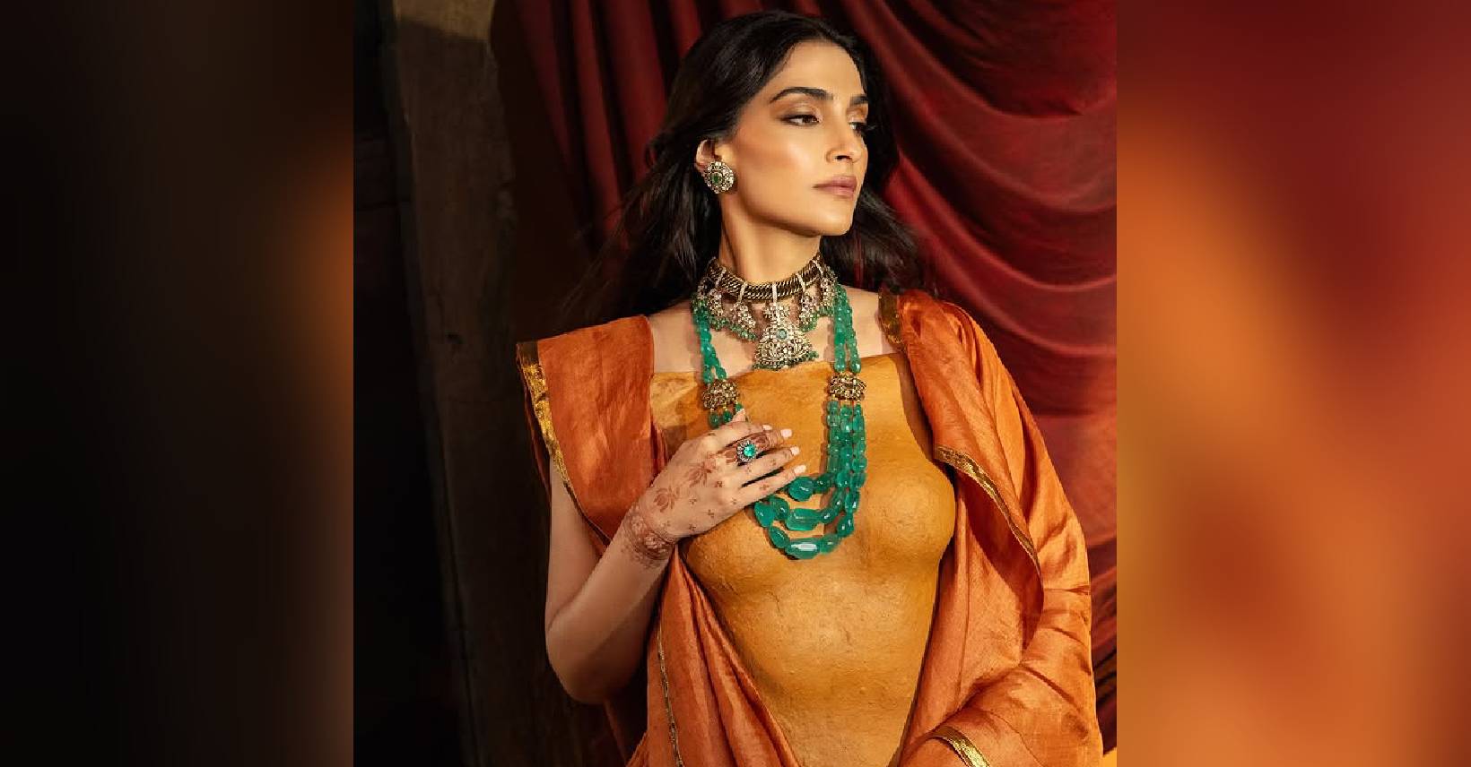 Hariyali Teej पर अपनाएं Sonam Kapoor का ग्लैमरस अंदाज़, Budget में इन Green Necklaces से पाएं रॉयल लुक!
