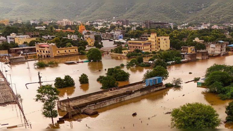 Rajasthan Weather: मॉनसून ट्रफ लाइन हुई शिफ्ट, गरज-चमक के साथ होगी झमाझम बारिश; Yellow अलर्ट Rajasthan Weather: मॉनसून ट्रफ लाइन हुई शिफ्ट, गरज-चमक के साथ होगी झमाझम बारिश; Yellow अलर्ट