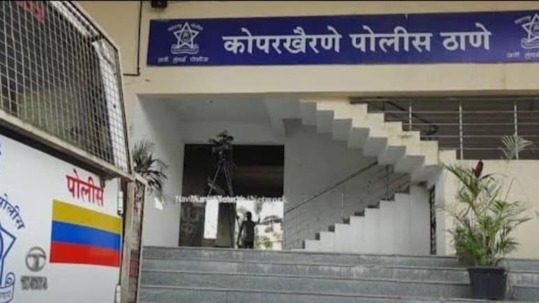 Navi Mumbai News : शिक्षिकेचा अल्पवयीन विद्यार्थ्यासोबत अश्लील व्हिडिओ कॉल; पोक्सो अंतर्गत गुन्हा दाखल Navi Mumbai News : शिक्षिकेचा अल्पवयीन विद्यार्थ्यासोबत अश्लील व्हिडिओ कॉल; पोक्सो अंतर्गत गुन्हा दाखल