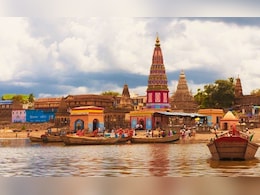 Pandharpur News: विठुरायाच्या भेटीला आल्या अन् अनर्थ घडला.. चंद्रभागेत बुडून 2 महिलांचा मृत्यू Pandharpur News: विठुरायाच्या भेटीला आल्या अन् अनर्थ घडला.. चंद्रभागेत बुडून 2 महिलांचा मृत्यू