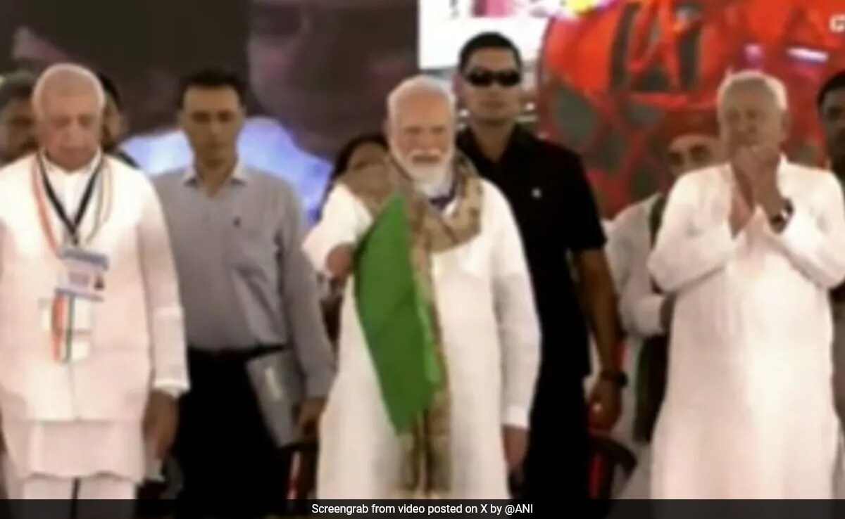 PM Modi Flags Off 4 Amrit Bharat влака, открива проекти за развитие в Бихар 