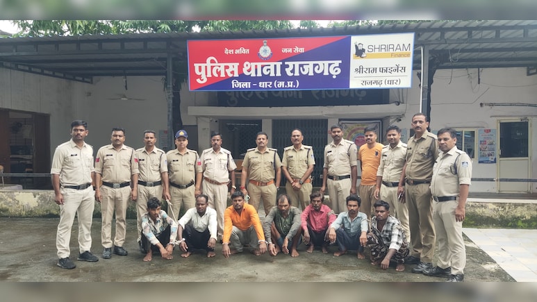 Police Action: पांच लाख की ठगी करने वाले सात आरोपियों का 24 घंटे में खुलासा, पुलिस ने किया सभी को गिरफ्तार Police Action: पांच लाख की ठगी करने वाले सात आरोपियों का 24 घंटे में खुलासा, पुलिस ने किया सभी को गिरफ्तार