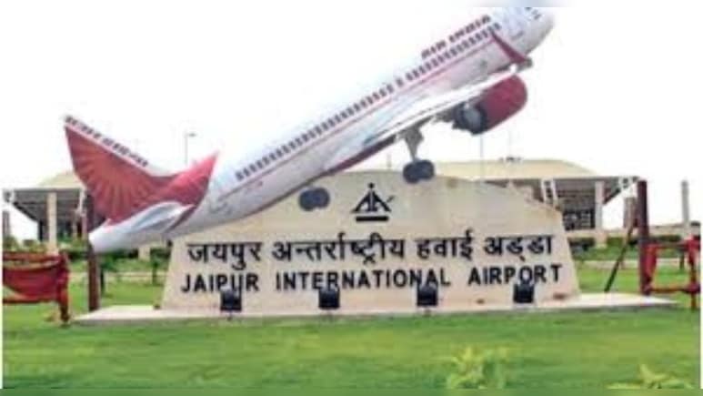जयपुर से अबूधाबी फ्लाइट में तकनीकी खराबी, 12 घंटे से यात्री परेशान