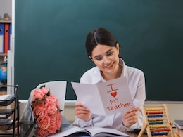 Teachers' Day 2025: शिक्षक दिवस पर गिफ्ट में देना चाहते हैं कुछ खास तो यहां से ले लीजिए आइडिया, खुश हो जाएंगे टीचर  Teachers' Day 2025: शिक्षक दिवस पर गिफ्ट में देना चाहते हैं कुछ खास तो यहां से ले लीजिए आइडिया, खुश हो जाएंगे टीचर