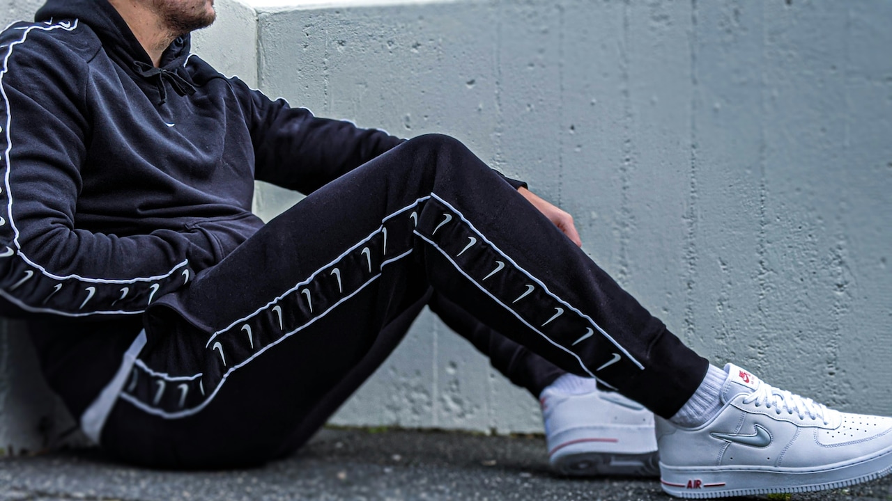 You can easily get new collections of joggers during the freedom sale 