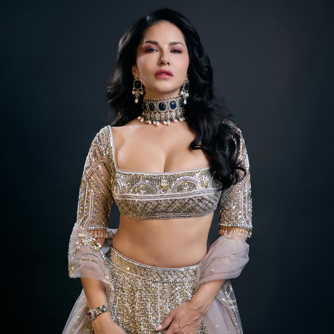 Sunny Leone's Go-To Skincare Hack For Glowing Skin Is Already In Your Backyard