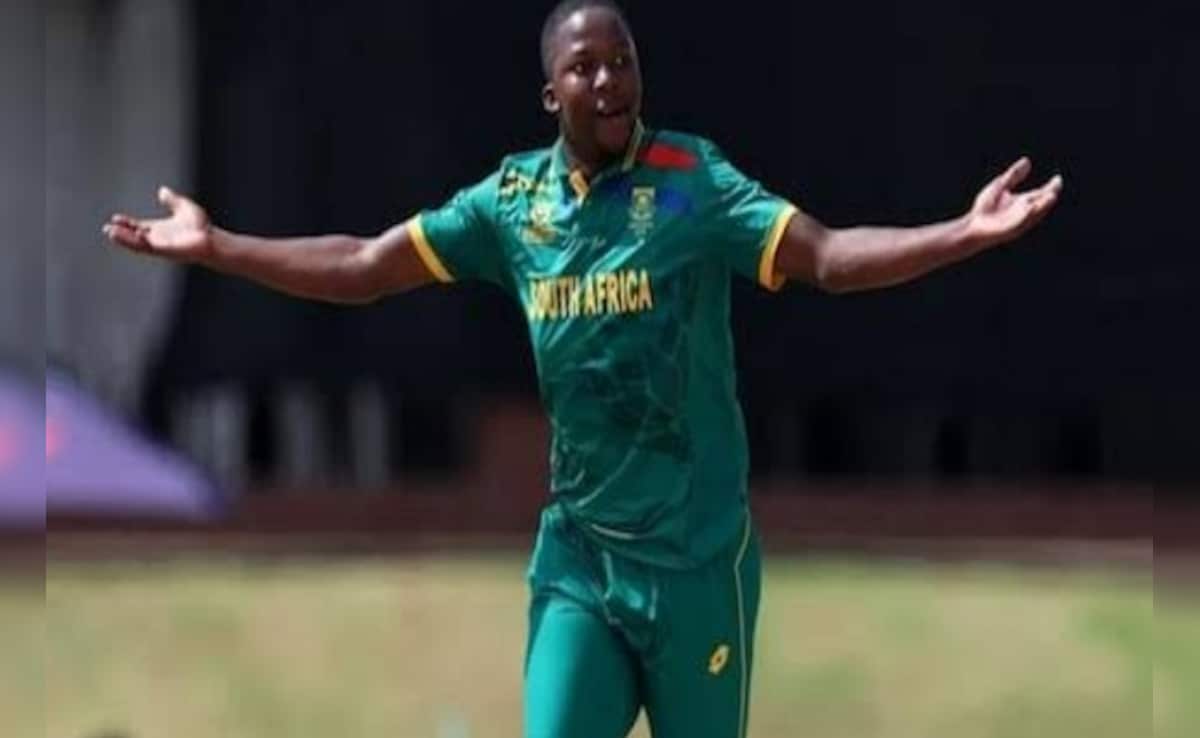 AUS vs SA: 19 साल के गेंदबाज ने मचाई खलबली, T20I में वर्ल्ड रिकॉर्ड बनाकर रचा इतिहास, विश्व क्रिकेट चौंका
