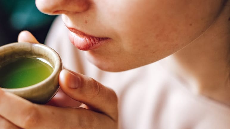 Nutritionist Shares 'Magical Drink' Recipe That Melts Fat in Just 30 Days