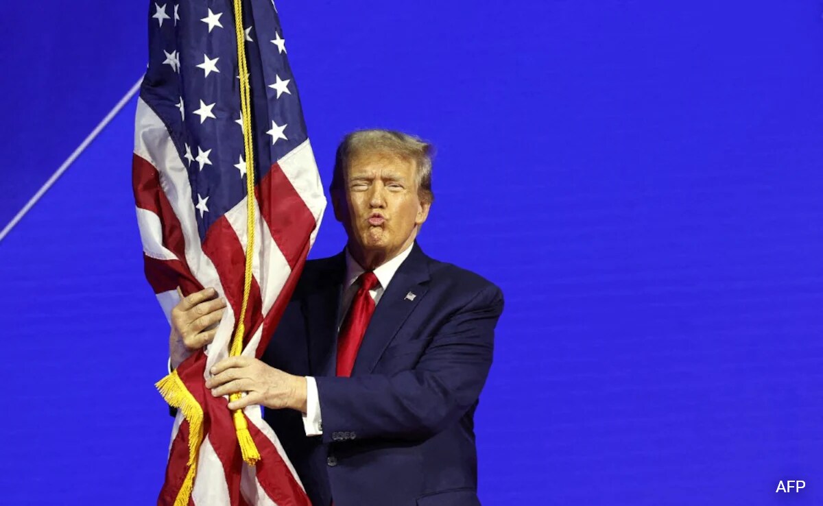 Trump Criticizes US Museums, Orders Review of Smithsonian