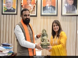 भाजपा में शामिल होंगे भोजपुरी अभिनेत्री पाखी हेगड़े? सम्राट चौधरी से मुलाकात के बाद अटकलें तेज  भाजपा में शामिल होंगे भोजपुरी अभिनेत्री पाखी हेगड़े? सम्राट चौधरी से मुलाकात के बाद अटकलें तेज