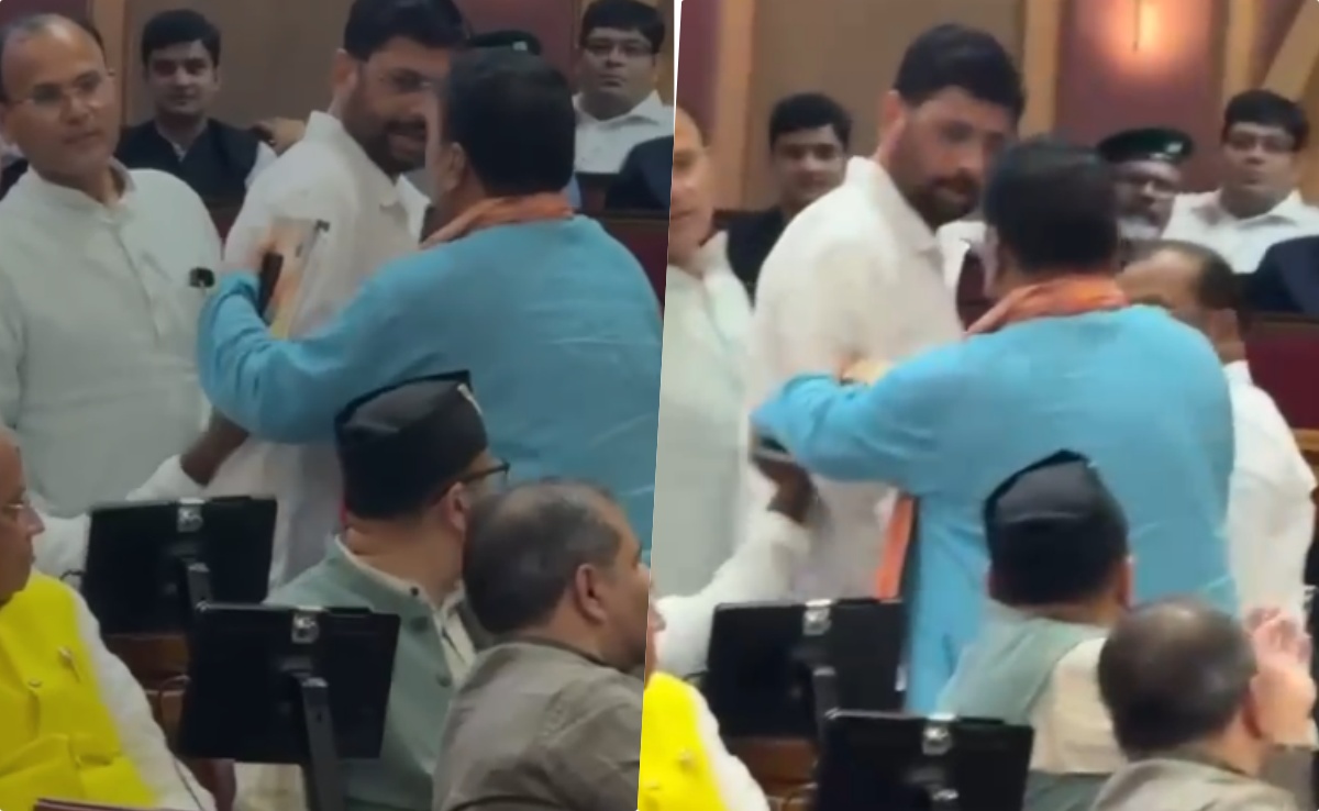 जब यूपी विधानसभा में भिड़ गए BJP के दो विधायक, दूसरे विधायकों को करना पड़ा बीच-बचाव