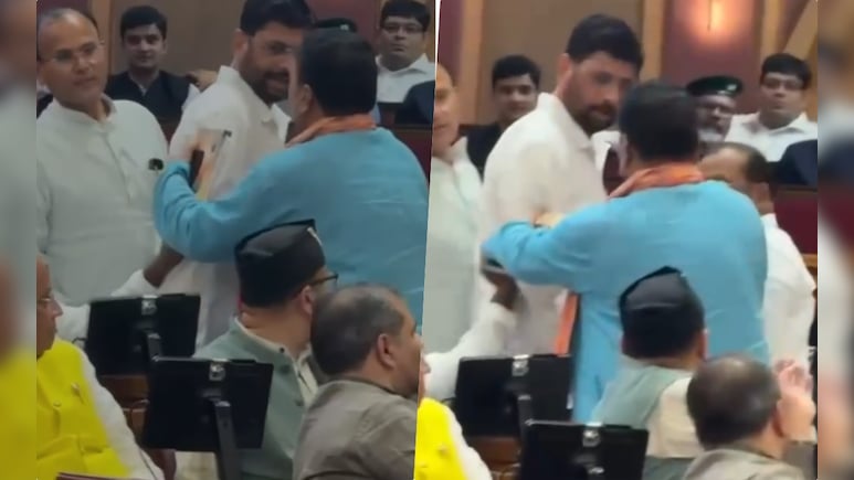 जब यूपी विधानसभा में भिड़ गए BJP के दो विधायक, दूसरे विधायकों को करना पड़ा बीच-बचाव