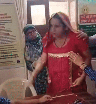 राजस्थान में गुस्साई आशा सहयोगिनी ने डॉक्टर को जड़े थप्पड़, देखें VIDEO