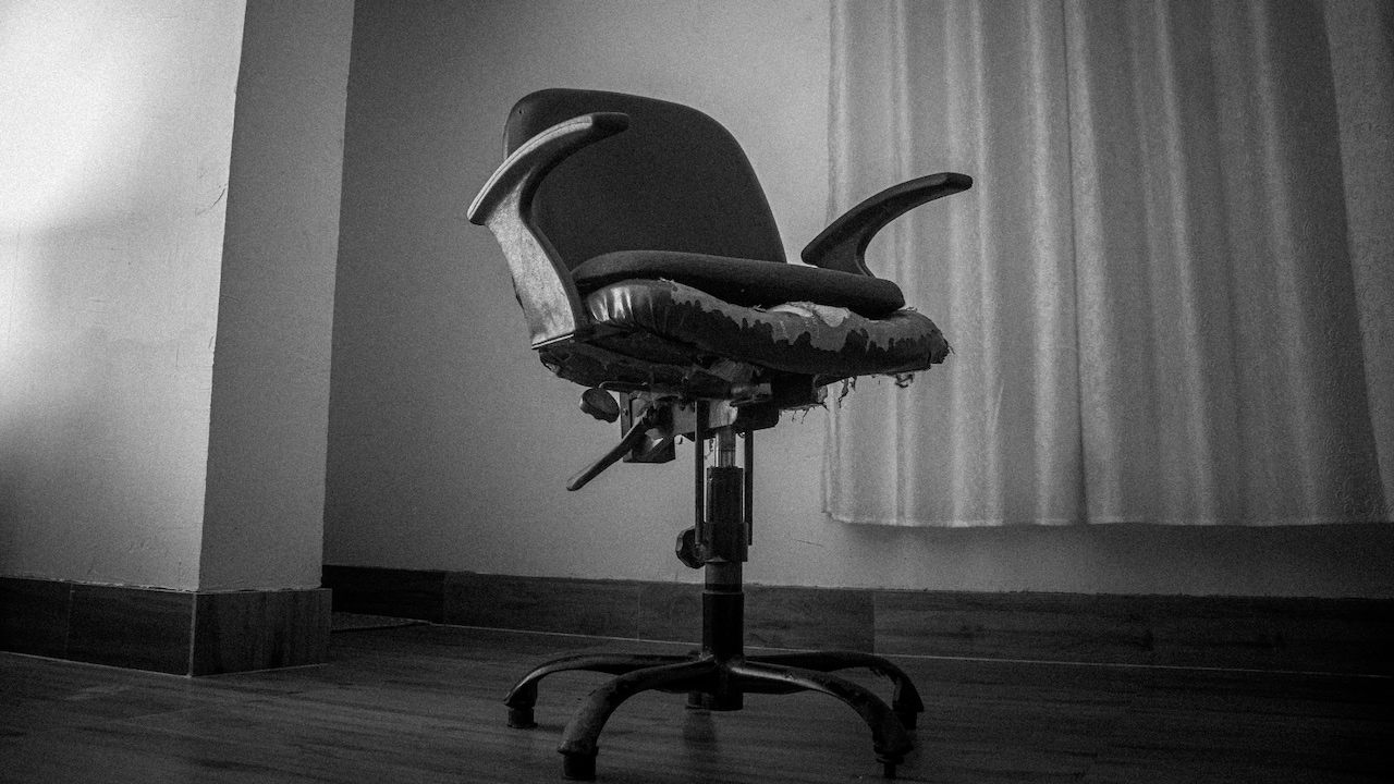 Upgrade your office chair now on Amazon to get rid of neck pain and uncomfortable setting all day