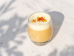 Saffron In Water Or Milk? Nutritionist Reveals Which One Is Better For Stress Relief