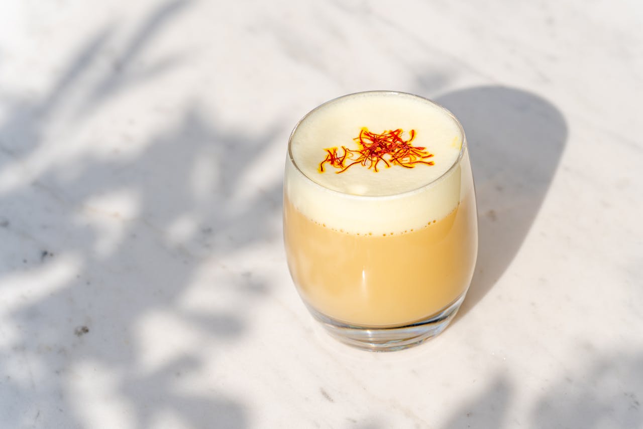 Saffron In Water Or Milk? Nutritionist Reveals Which One Is Better For Stress Relief