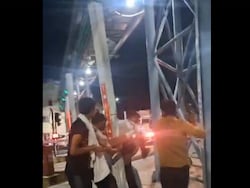 &quot;Strict Action Should Be Taken&quot;: Soldier&#039;s Father On UP Toll Plaza Assault