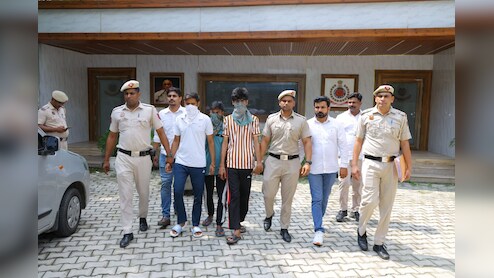हथियारों का जखीरा और 3 गिरफ्तारी... दिल्ली में होने वाली गैंगवार को पुलिस ने ऐसे किया विफल  