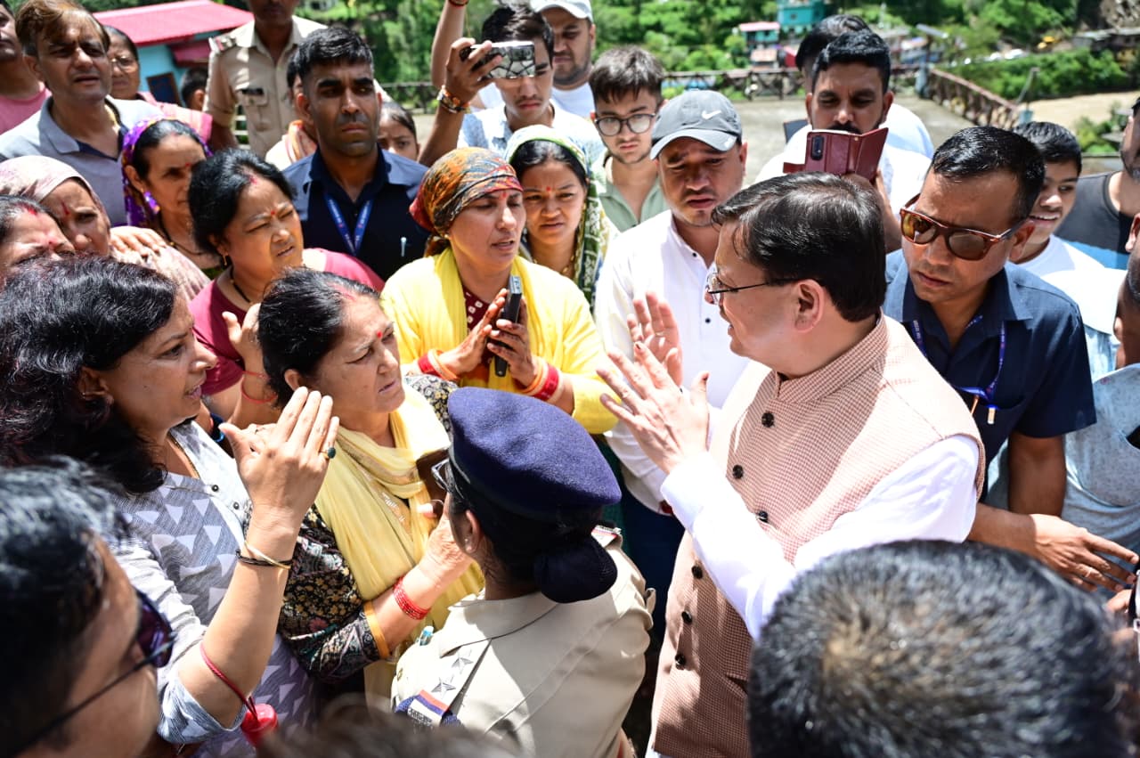 बादल फटने के बाद चमोली पहुंचे CM धामी को झेलना पड़ा विरोध, पीड़ितों ने की यह मांग