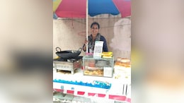 Viral: This Mumbai Vada Pav Seller's Story Is Winning Hearts Online - Here's Why