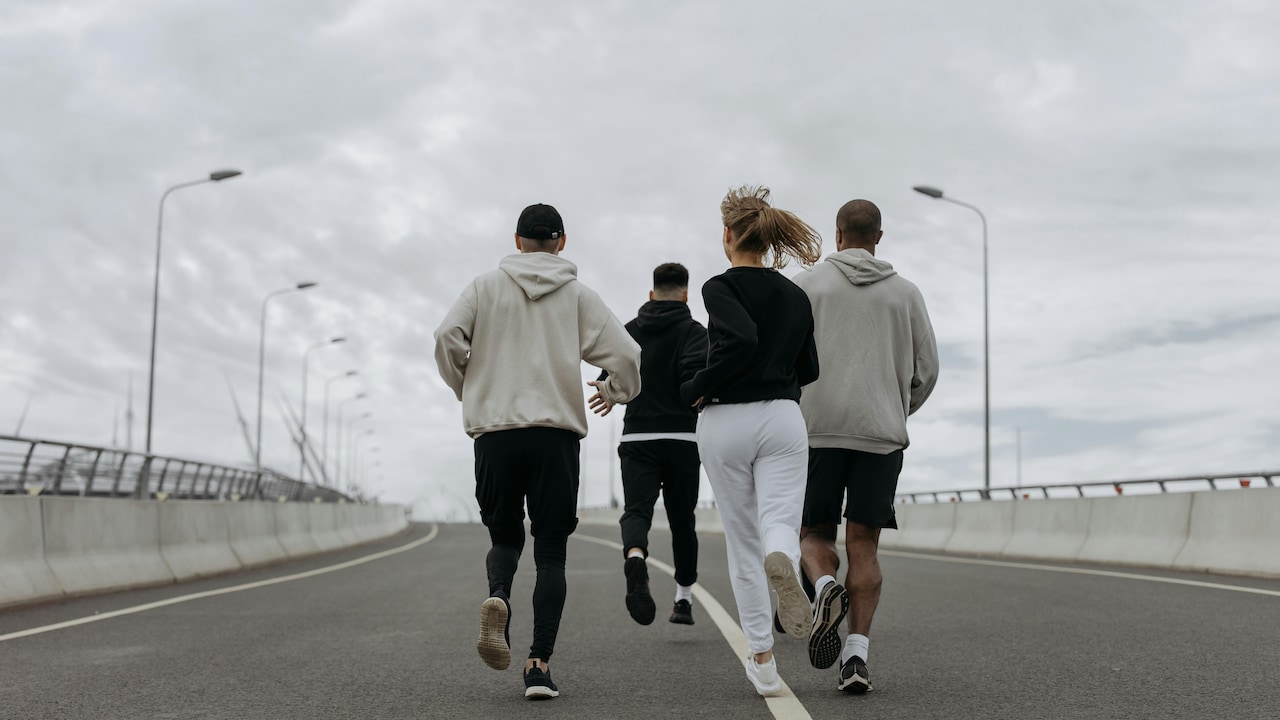 Get Comfortable And Cosy With Top Sweatshirts And Hoodies For Men And Women 