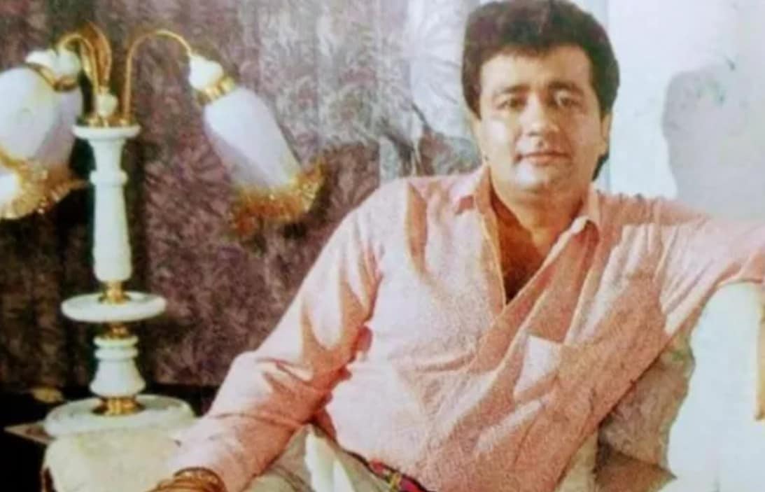 गुलशन कुमार कैसेट किंग कहे जाते थे. गुलशन कुमार कैसेट किंग कहे जाते थे.