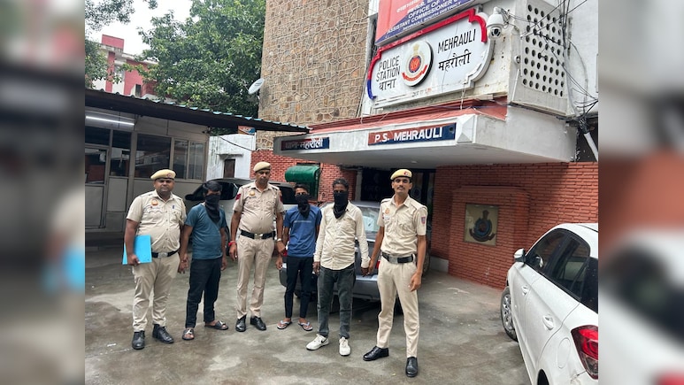 प्यार, शक और फिर 5 दिन तक पिलाया जहर, दिल्ली में शख्स ने की पत्नी की खौफनाक हत्या प्यार, शक और फिर 5 दिन तक पिलाया जहर, दिल्ली में शख्स ने की पत्नी की खौफनाक हत्या
